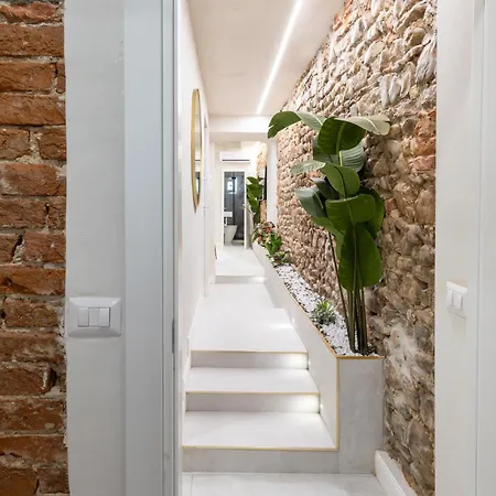 Comfort Apartment *